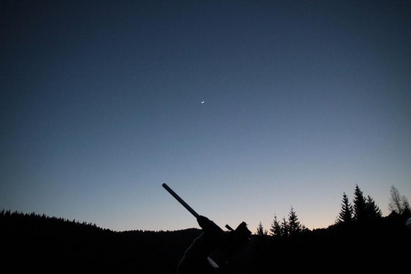 Mond und darunter Venus